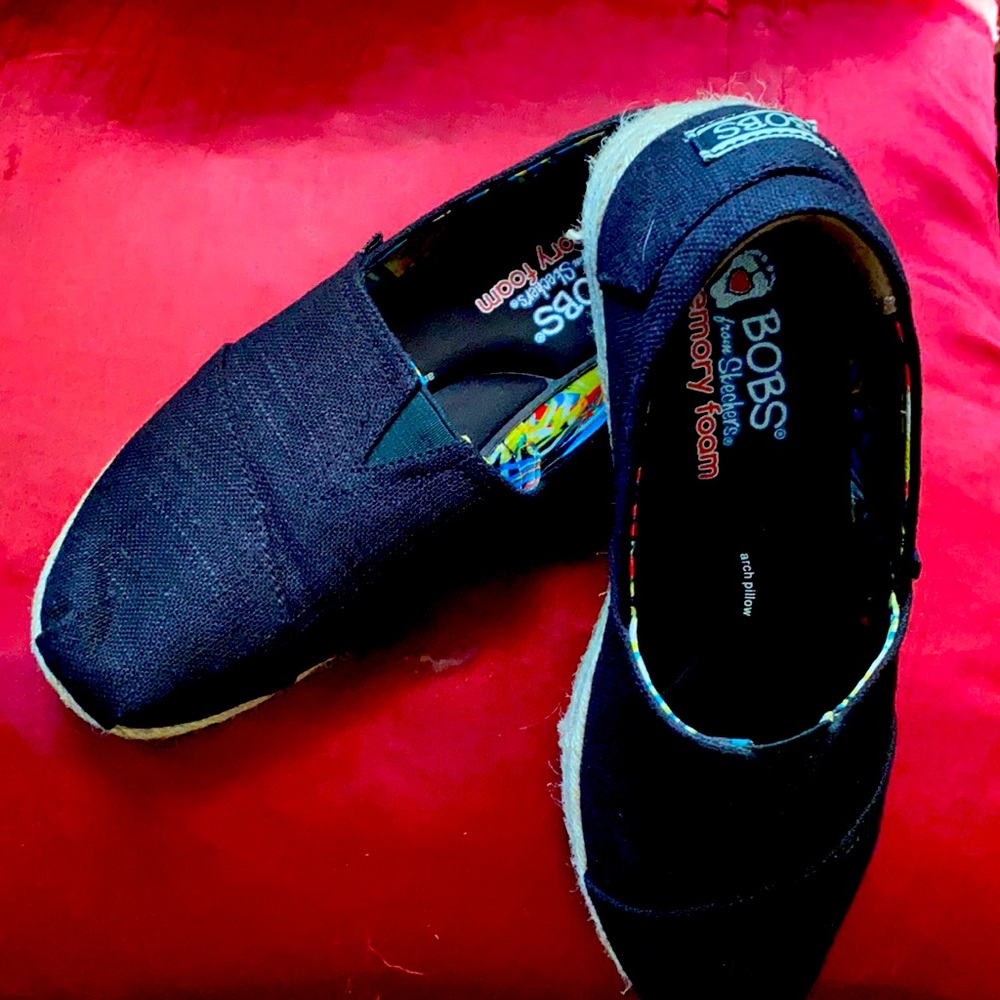 Black shoe worn just A few times. Very clean.